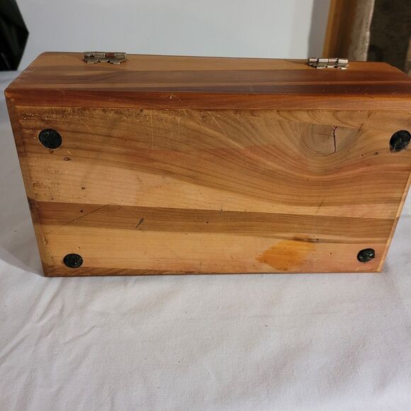 Vtg Small Lane Trinket Box No Key Cedar 9x5x3.5 The Glick Furniture Columbus OH - Picture 6 of 10